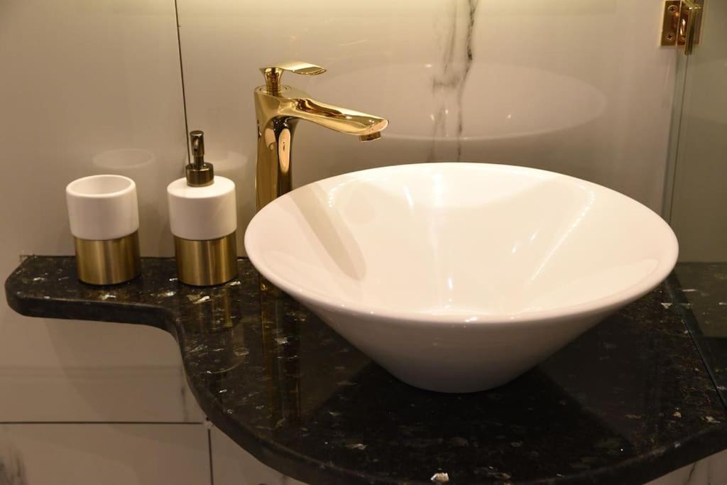 Syntagma Square, 30Sqm Nikis Luxurious Studio أثينا المظهر الخارجي الصورة